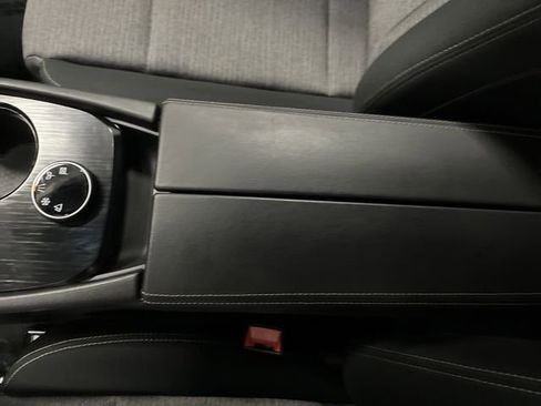 Used 2023 Nissan Rogue SV image 18