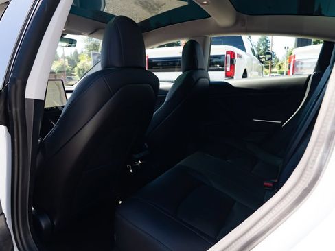 Used 2020 Tesla Model 3 Standard Range Plus RWD image 18