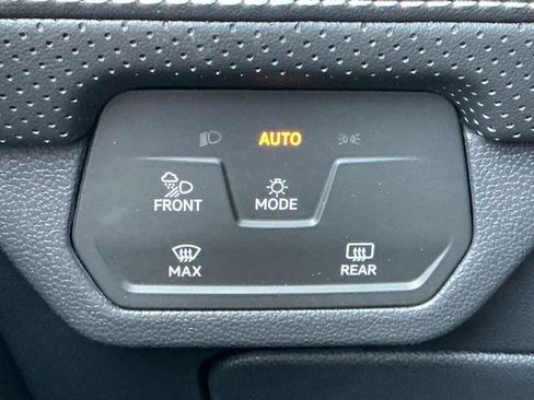 Used 2024 Volkswagen Atlas Cross Sport SEL R-Line image 37