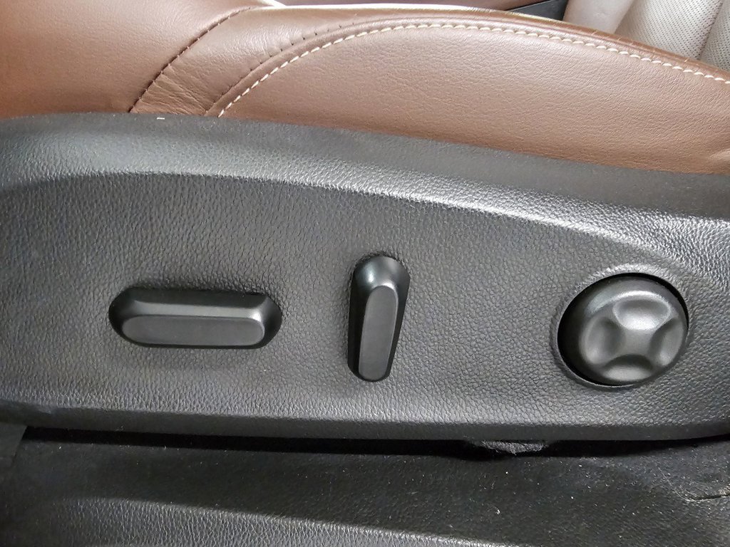 Certified 2017 Buick Envision Essence w/ LPO, Cargo Package FWD image 16