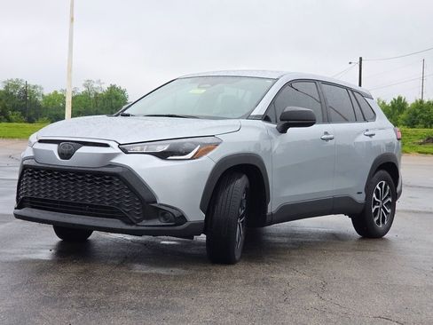 Used 2024 Toyota Corolla Cross AWD Hybrid image 18
