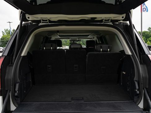 Used 2025 Ford Expedition Active AWD/4WD image 9