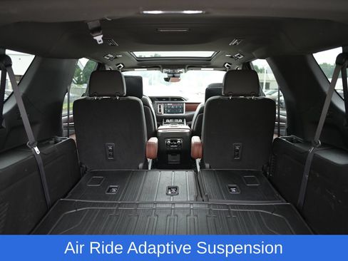 Used 2023 GMC Yukon XL Denali Ultimate w/ LPO, Floor Liner Package AWD/4WD image 43