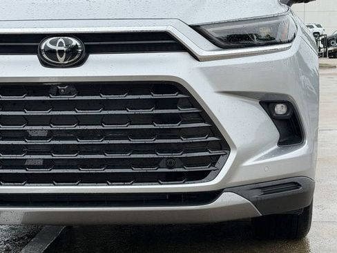 Certified 2024 Toyota Grand Highlander AWD image 9