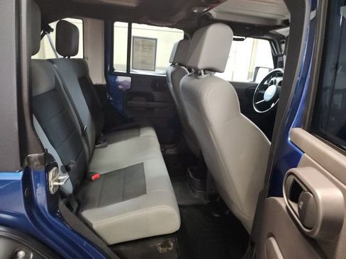 Used 2009 Jeep Wrangler Unlimited X image 17