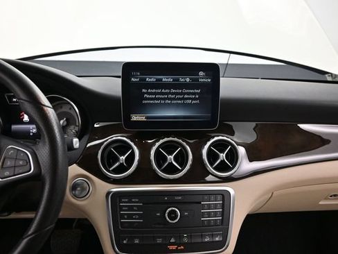 Used 2017 Mercedes-Benz GLA 250 4MATIC image 14