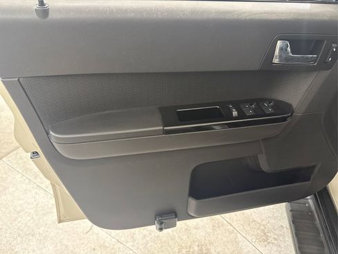 Used 2012 Ford Escape Limited AWD/4WD image 32