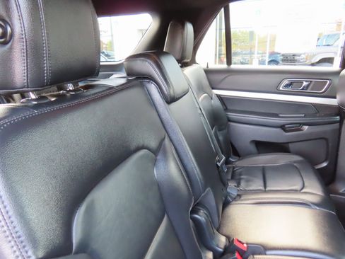 Used 2017 Ford Explorer XLT w/ Equipment Group 202A image 33