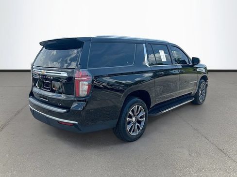 Used 2022 Chevrolet Suburban LT RWD image 29