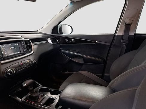 Used 2020 Kia Sorento LX image 22