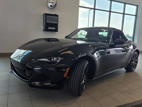Used 2025 MAZDA MX-5 Miata Grand Touring RWD image 3