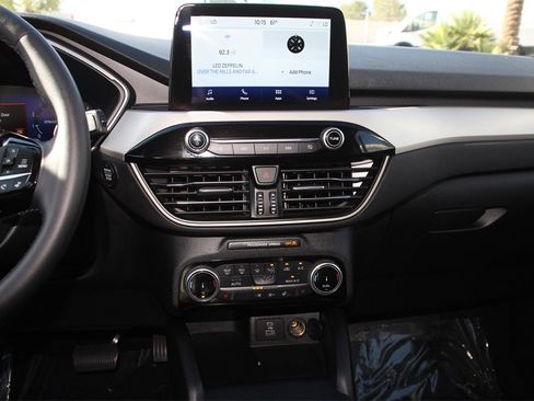 Used 2022 Ford Escape SEL w/ Technology Package image 17