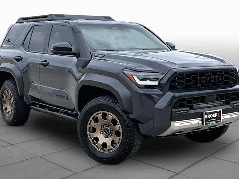 Used 2025 Toyota 4Runner Trailhunter AWD/4WD image 3