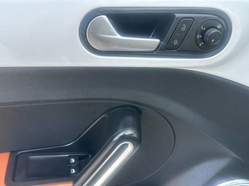 Used 2015 Volkswagen Beetle 1.8T Classic image 20