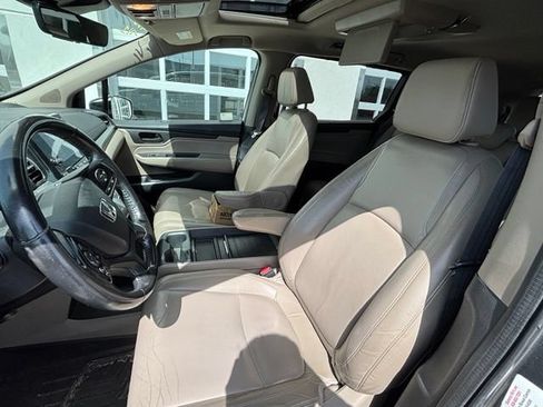 Used 2018 Honda Odyssey EX-L image 11