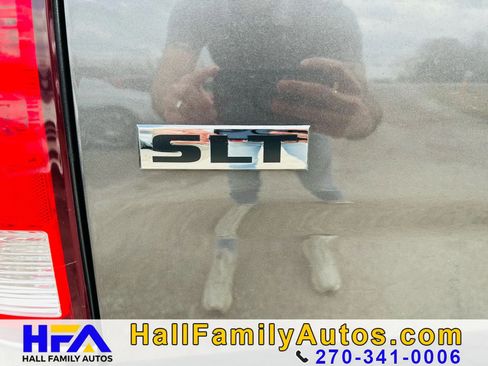 Used 2021 RAM 1500 Classic SLT AWD/4WD image 32