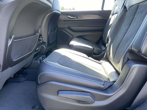 New 2025 Jeep Grand Cherokee L Altitude image 29