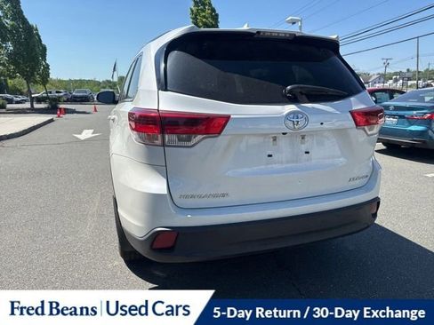 Used 2019 Toyota Highlander XLE AWD/4WD image 11