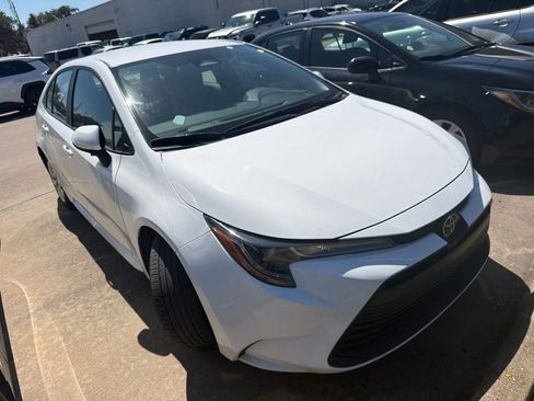 Used 2025 Toyota Corolla LE FWD image 6