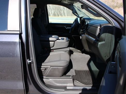 Used 2024 Chevrolet Silverado 1500 LT image 50