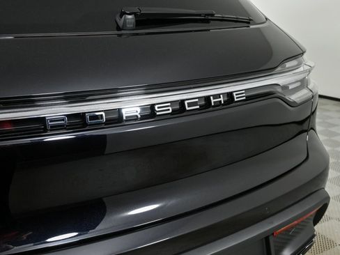 New 2026 Porsche Macan image 37