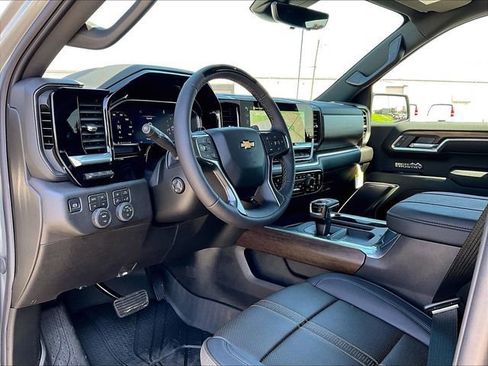 New 2026 Chevrolet Silverado 1500 High Country AWD/4WD image 8