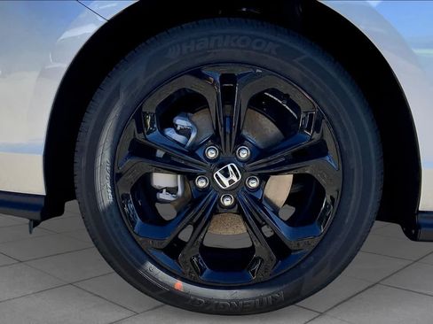 Used 2025 Honda Accord SE image 11