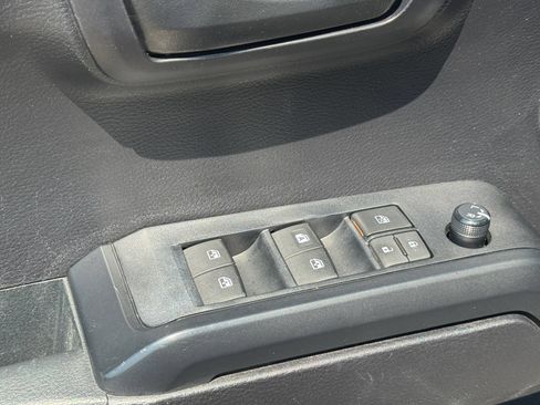 Used 2021 Toyota Tacoma SR AWD/4WD image 15