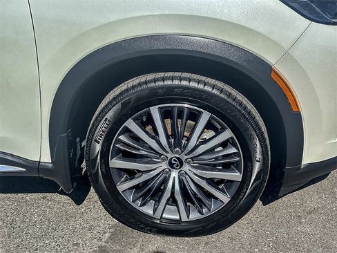 Used 2022 INFINITI QX60 Sensory w/ Cargo Package image 9