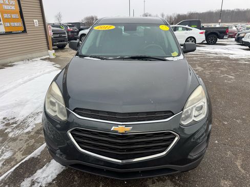 Used 2017 Chevrolet Equinox LS image 2
