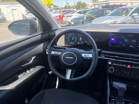 Used 2025 Hyundai Tucson SEL FWD image 37