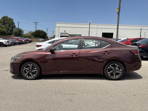 Used 2025 Nissan Sentra SV FWD image 2