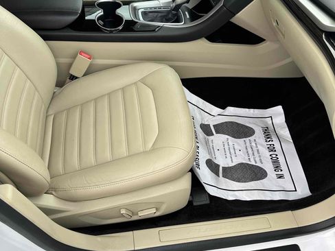 Used 2014 Ford Fusion SE w/ Equipment Group 202A image 25