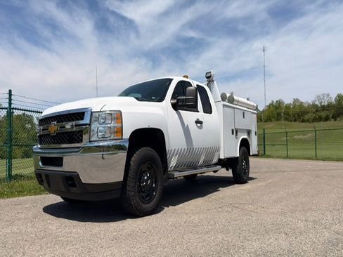 Used 2012 Chevrolet Silverado 2500 W/T AWD/4WD image 1
