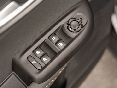 New 2025 Alfa Romeo Tonale w/ Premium Package image 13