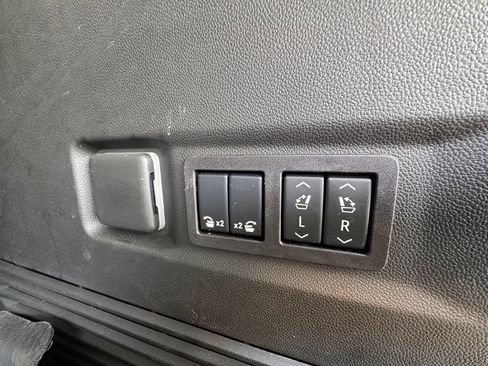 Used 2026 Chevrolet Tahoe Premier AWD/4WD image 45