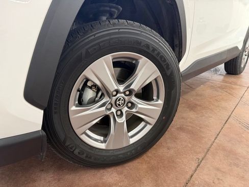 Used 2023 Toyota RAV4 XLE w/ Convenience Package FWD image 20