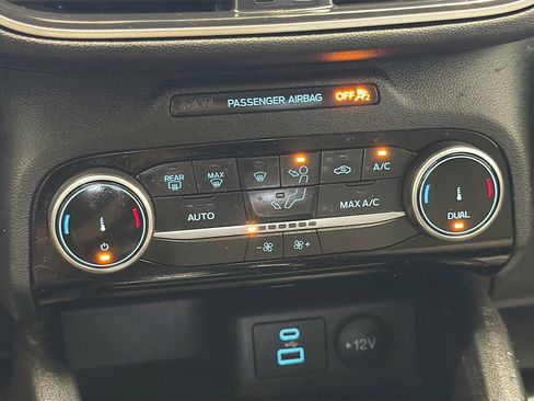 Used 2022 Ford Escape SE FWD image 10