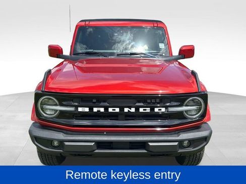 Used 2023 Ford Bronco Outer Banks AWD/4WD image 2