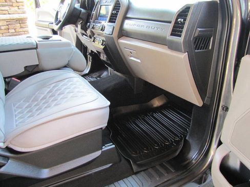 Used 2020 Ford F250 XL w/ STX Appearance Package image 22