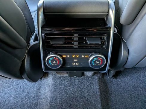 Certified 2023 Land Rover Range Rover SE image 18