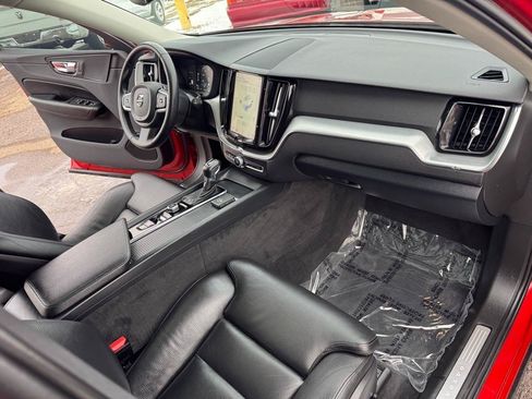 Used 2019 Volvo XC60 T5 Momentum w/ Protection Package Premier AWD/4WD image 38