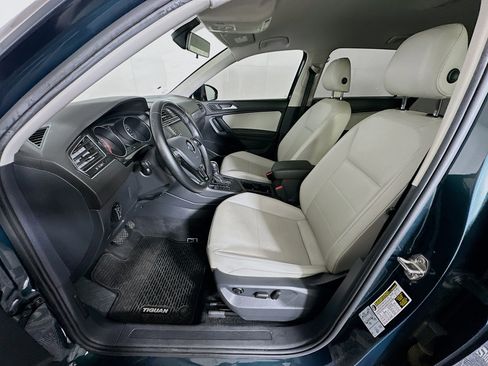 Used 2019 Volkswagen Tiguan SE FWD image 13