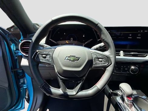 Used 2026 Chevrolet Trax RS w/ Sunroof Package FWD image 34