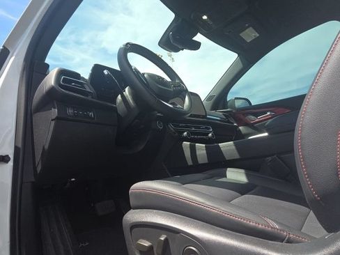 Used 2024 Chevrolet Traverse Z71 w/ Enhanced Driving Package AWD/4WD image 9