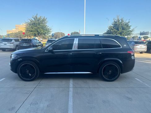 Used 2023 Mercedes-Benz Maybach GLS 600 4MATIC image 3