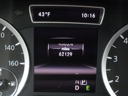 Used 2018 INFINITI QX30 Sport w/ Cargo Package image 29