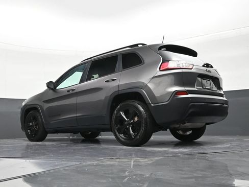 Used 2019 Jeep Cherokee Latitude Plus FWD image 19