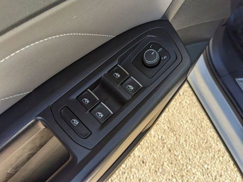 Certified 2023 Volkswagen Atlas Cross Sport SE w/ Panoramic Sunroof Package image 18