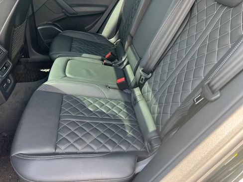 Used 2023 Audi SQ5 Premium Plus w/ Premium Plus Package AWD/4WD image 9